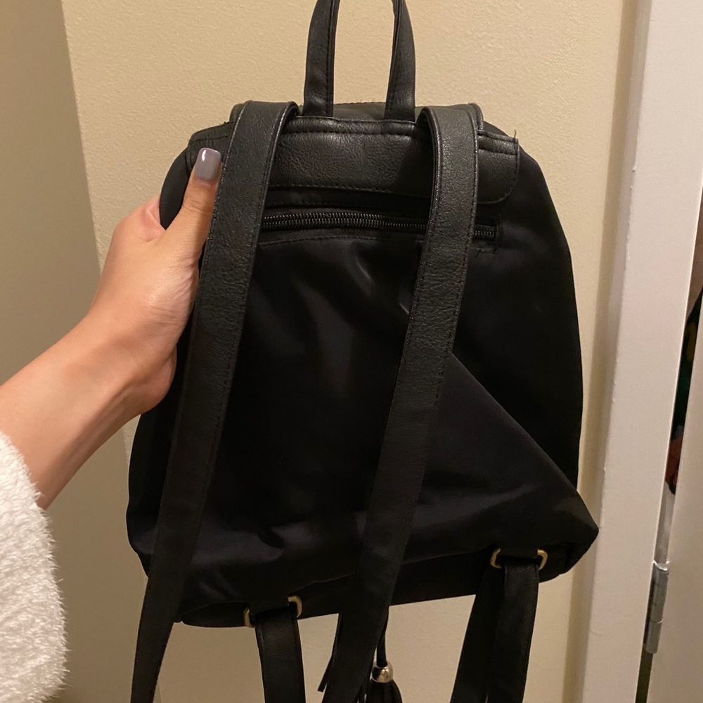Embroidered drawstring backpack - Picture 3 of 3